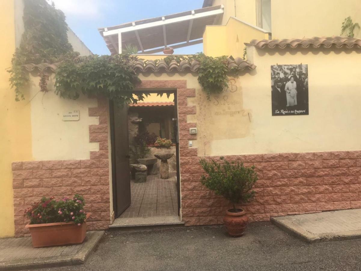 Sa Rosa E Su Trapperi Bed and Breakfast Oschiri Esterno foto